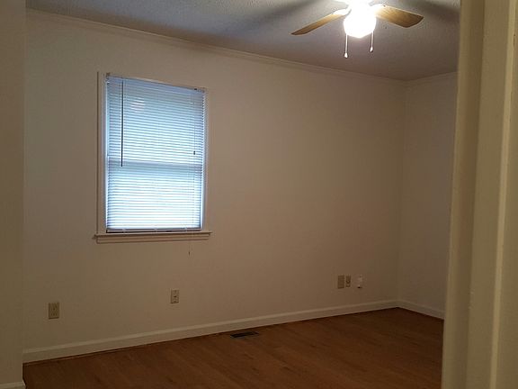 3rd image of 1610 Village Lake Dr