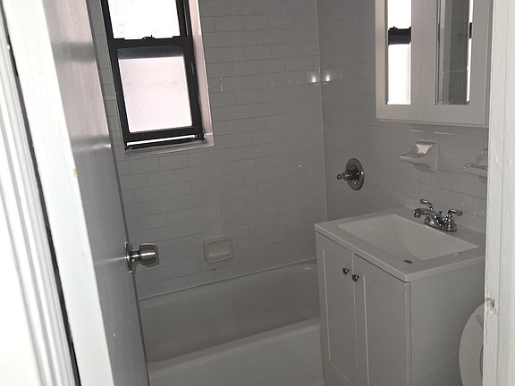 2nd image of 45 Kelly Pkwy APT D1