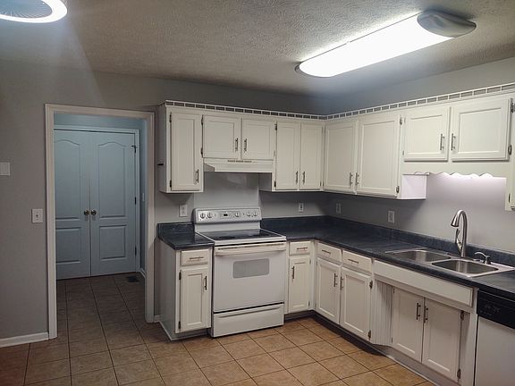 5th image of 500 Dellwood Dr