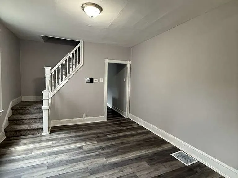 306 Dayton St — Photo 10
