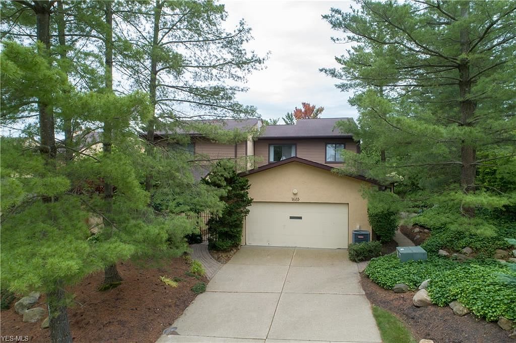 1683 Brookwood Dr, Akron, OH 44313 Zillow