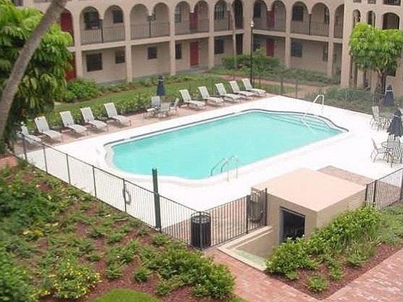 2nd image of 6100 Gulfport Blvd S APT 303