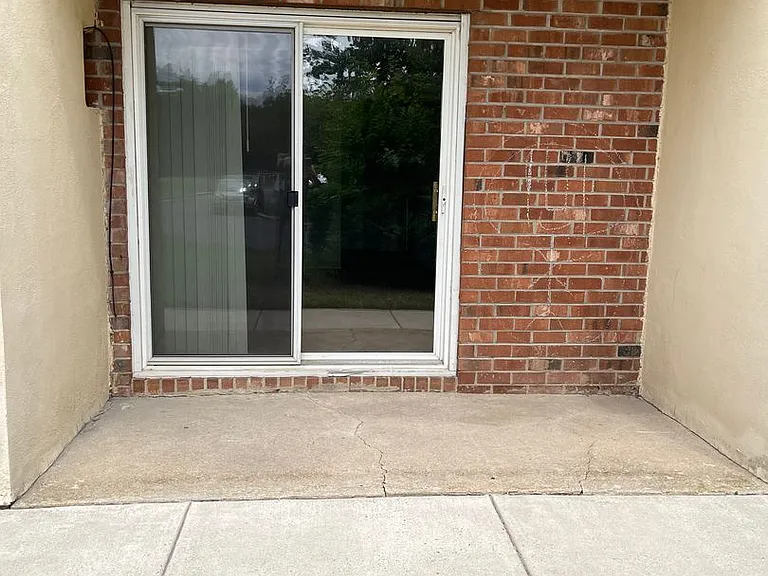Oakwood Manor — Photo 18