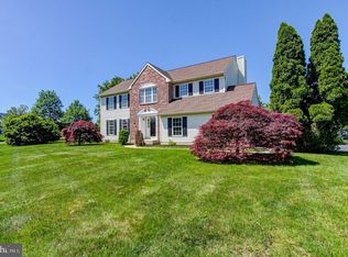 533 Rolling Glen Dr, Horsham, PA 19044