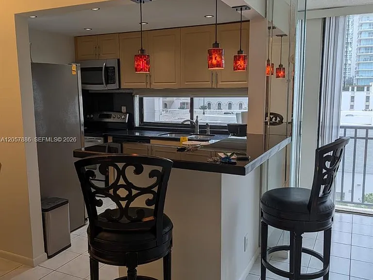 16909 N Bay Rd #718 — Photo 4