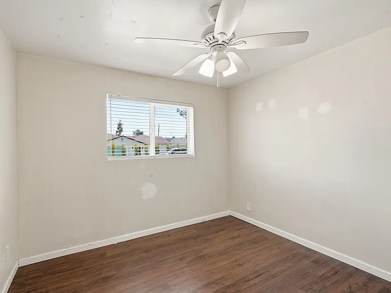 742 E Sierra Vista Dr — Photo 25
