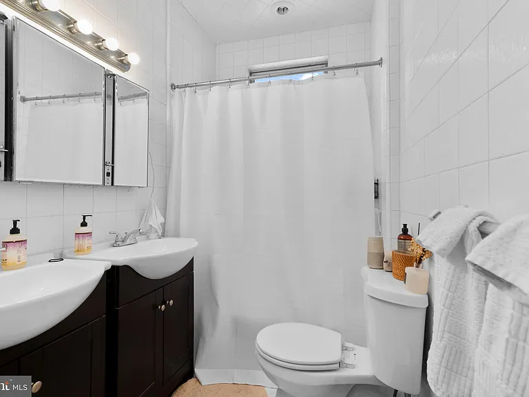 508 Bainbridge St #2 — Photo 4