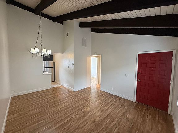 4th image of 2819 E St APT 4