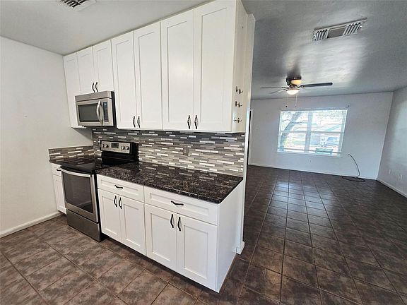 5th image of 2008 Rockview Dr