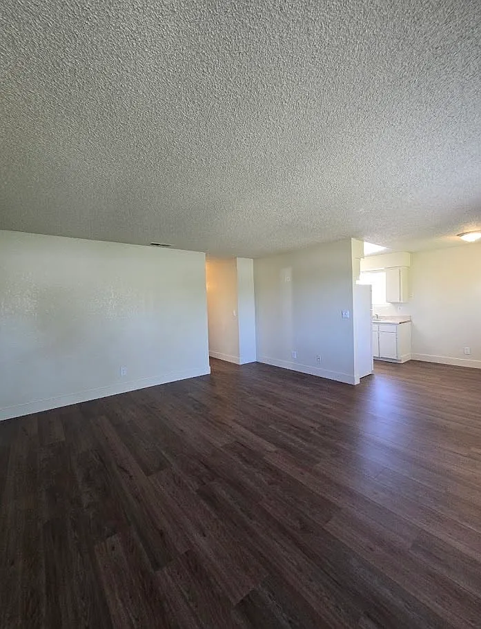 3 bed, 1050 sqft, $1,695 — Photo 1