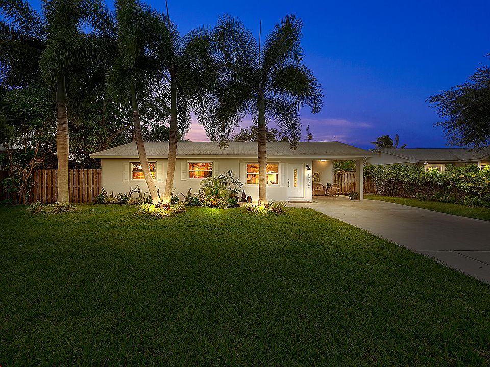 Home For Sale In Tropic Vista