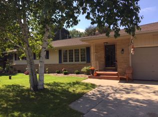 5319 S Andrae Dr, New Berlin, WI 53151