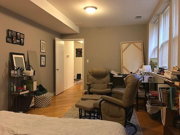 2nd image of 7609 N Bosworth Ave APT 1N