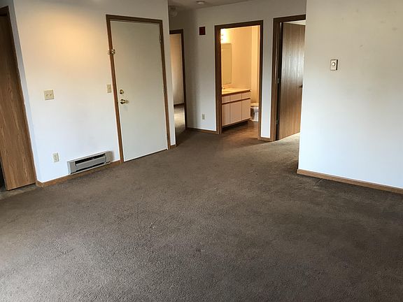 5th image of 912 6th St S #10499915