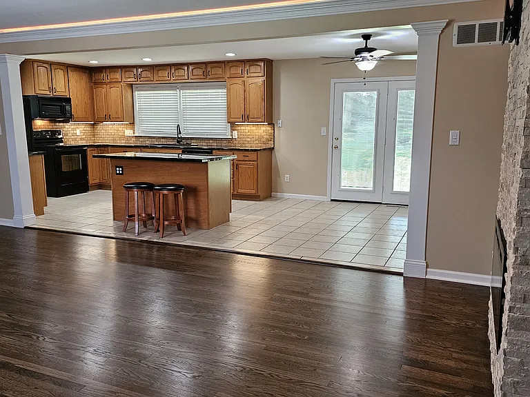 5830 Perry Ln — Photo 73