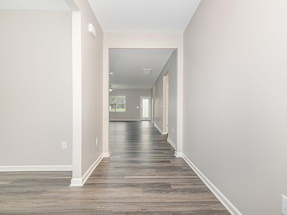 4th image of 295 Avery Meadows Dr