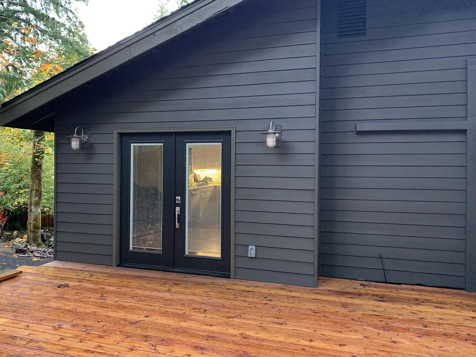 3 bed, 1350 sqft, $2,550 — Photo 1
