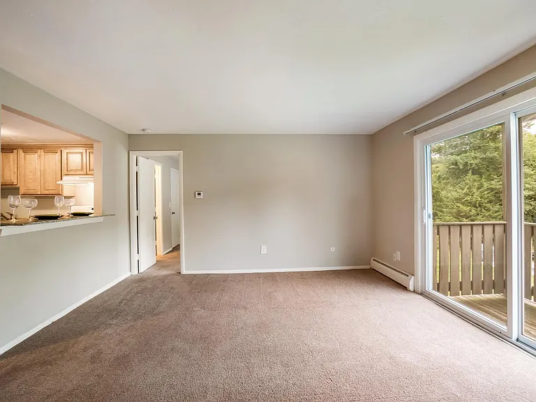 Bayside Country Club Apartments — Photo 44