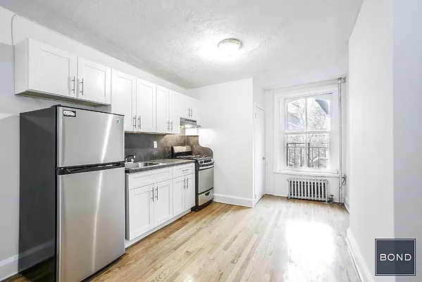 Rented by Bond New York | media 9