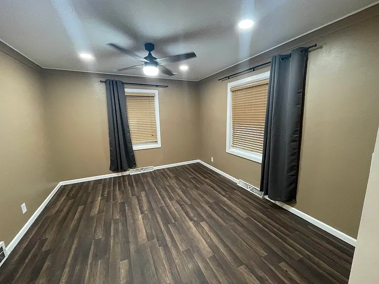 2916 S Euclid Ave — Photo 4