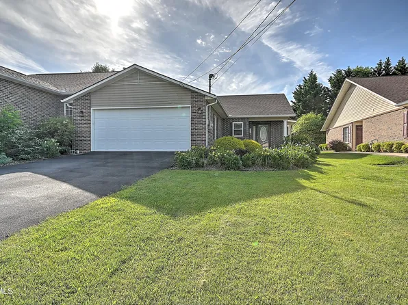 1034 Estate Dr, Johnson City, TN 37604