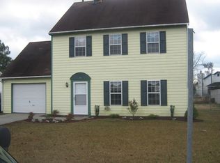 808 Sandhills Dr, Newport, NC 28570
