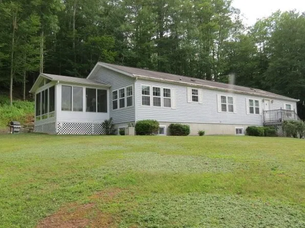 Alpine Rd, Beach Lake, PA 18405