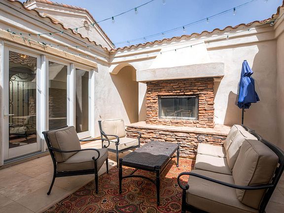 4th image of 2019 E Hackberry Pl