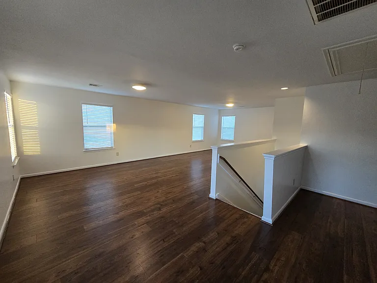 6718 Hawthorne Falls Ln — Photo 9