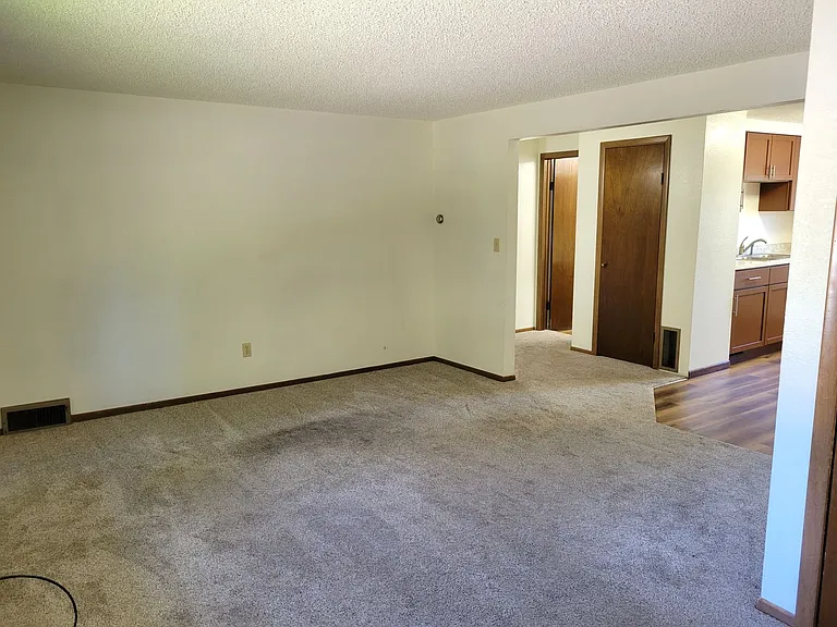 138 N Bay St — Photo 6