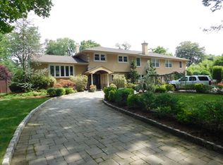 10 Fairfield Ct, Washington Township, NJ 07676