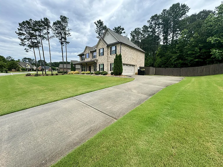 139 Fishers Mill Dr — Photo 4