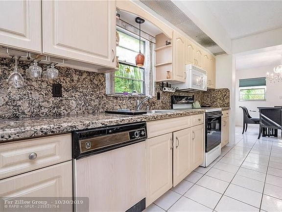 5th image of 1501 Cayman Way APT A3