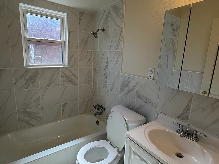 8337 Archer Ave — Photo 5