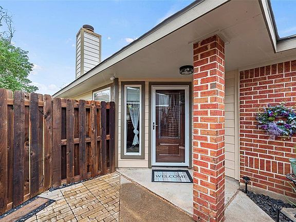2nd image of 6623 Laurel Glen Dr