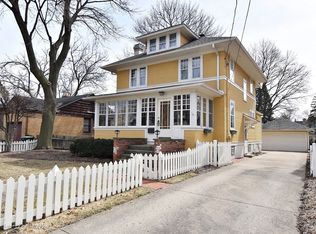 517 Prairie St, St Charles, IL 60174
