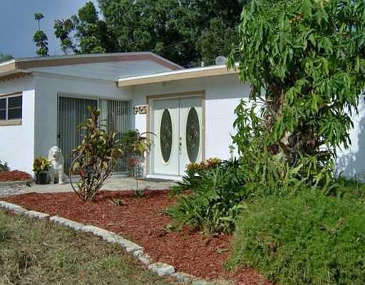 1st image of 9425 Honeysuckle Dr