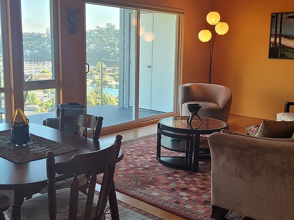 3rd image of 45 Harbor Oak Dr APT 31