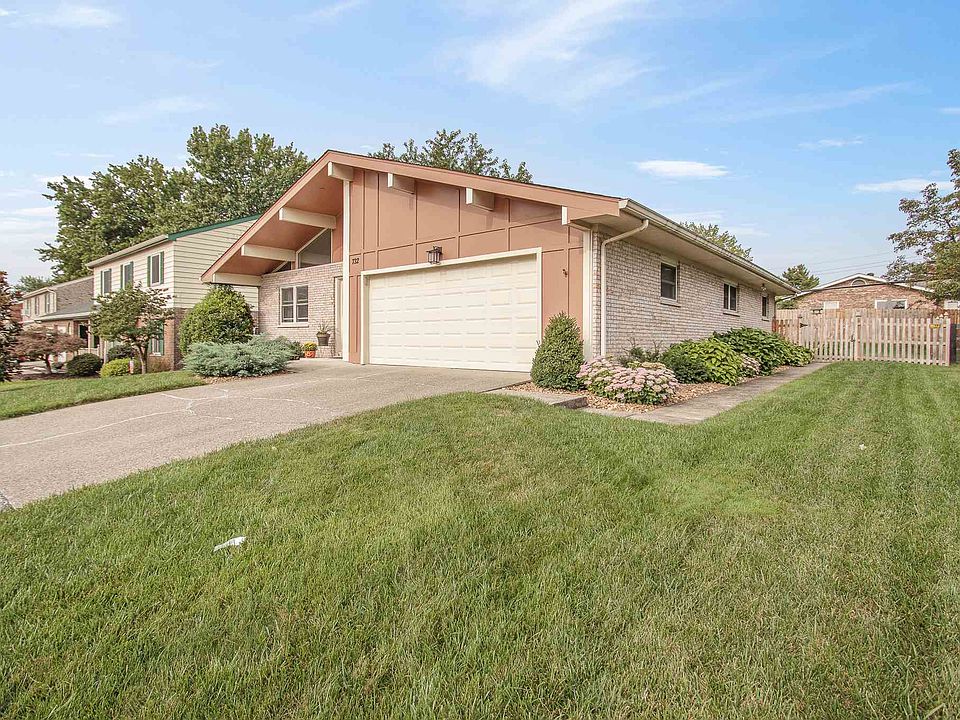 1st image of 732 Meadow Wood Dr