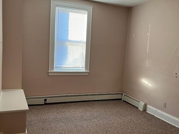 4th image of 226 Grove St Floor 3D