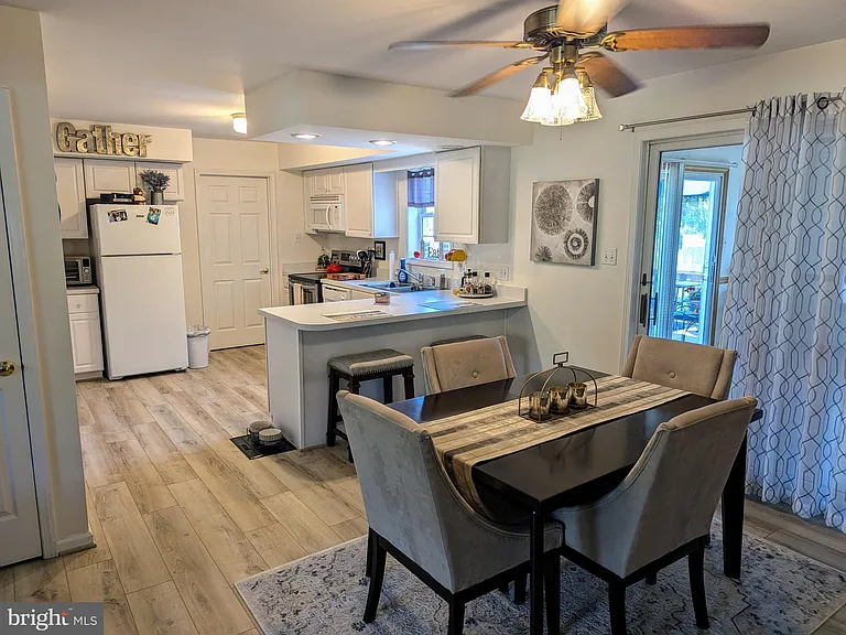 47 Radcliffe Dr — Photo 6