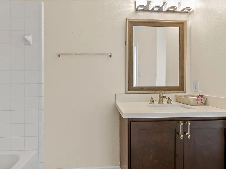 5815 Clerkenwell Dr — Photo 18