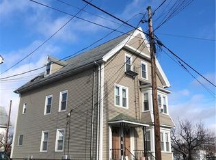 10-12 John St, Cumberland, RI 02864