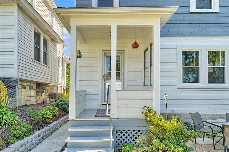 3 bed, 1120 sqft, $1,800 — Photo 2