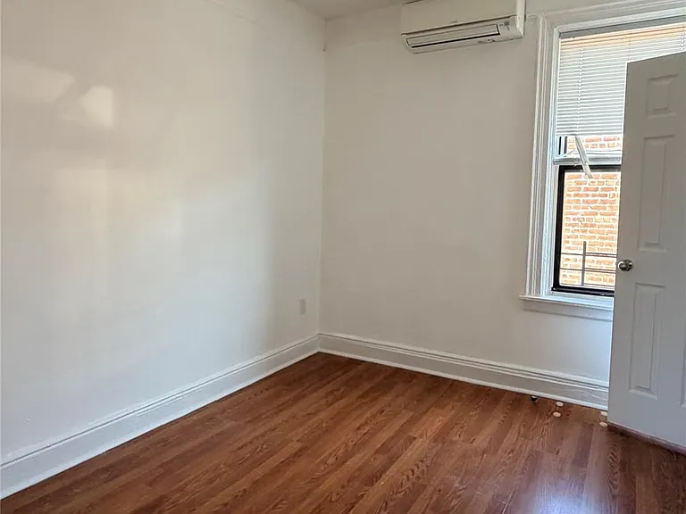 1840 Bronxdale Ave #3 — Photo 10