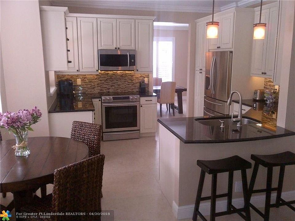 2nd image of 2607 Oakbrook Ct