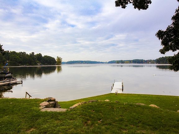 7027 division ave-102