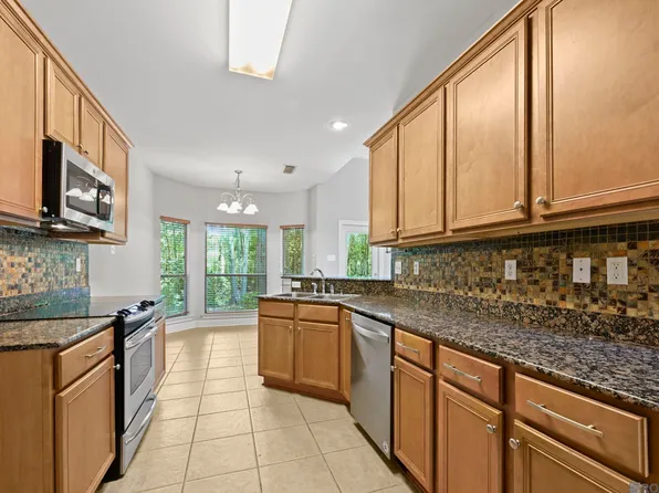 323 Autumn Woods Dr, Covington, LA 70433