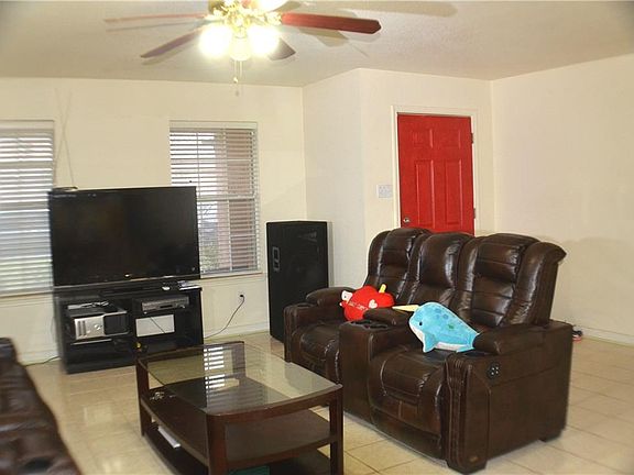 3rd image of 1708 Willow Bluff Dr