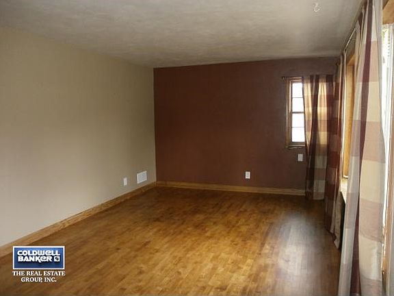 Lg living room,harwood floor